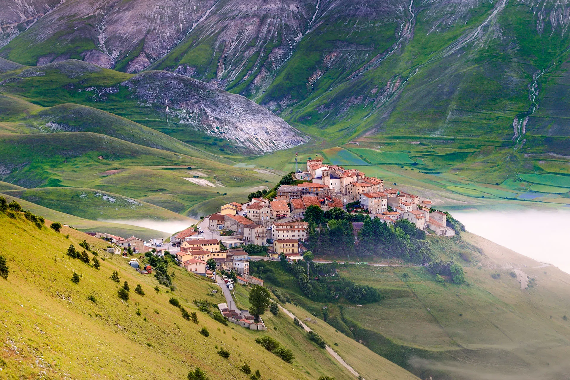 Malé historické město v Itálii