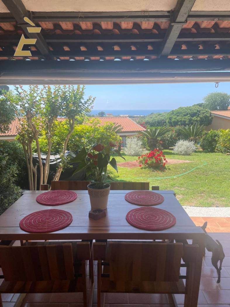 Zrekonstruovaná vila se zahradou a bazény v Capo Vaticano - 3