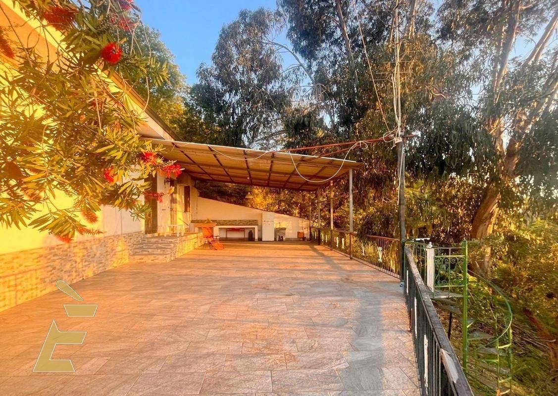 Samostatná vila s výhledem na moře a Stromboli v Ricadi