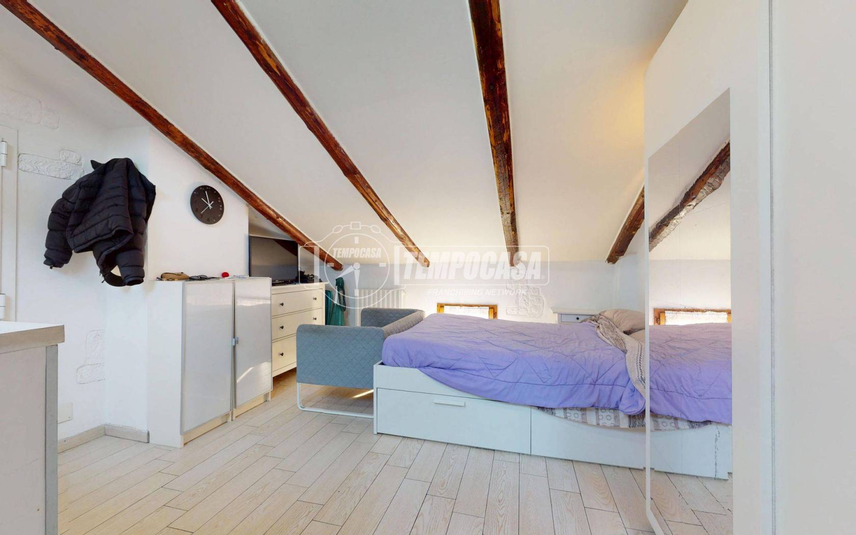 Studio Apartment with Small Terrace and Cellar on Via delle Borre - 2