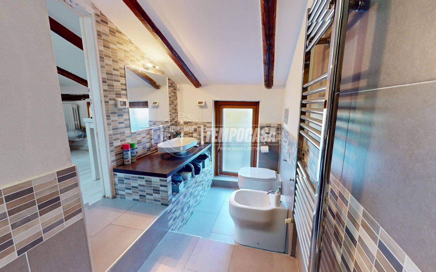 Studio Apartment with Small Terrace and Cellar on Via delle Borre - 4