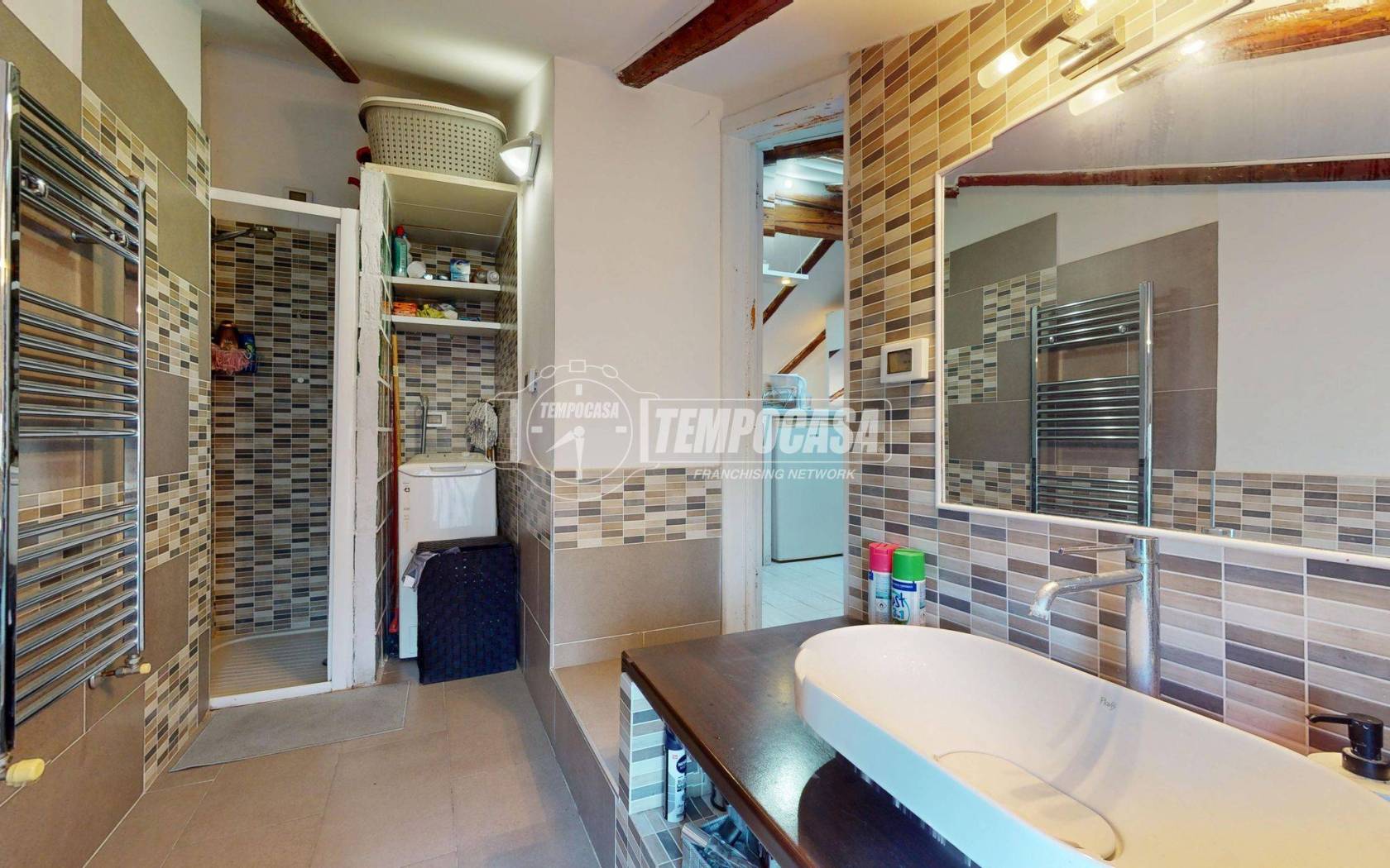Studio Apartment with Small Terrace and Cellar on Via delle Borre - 5