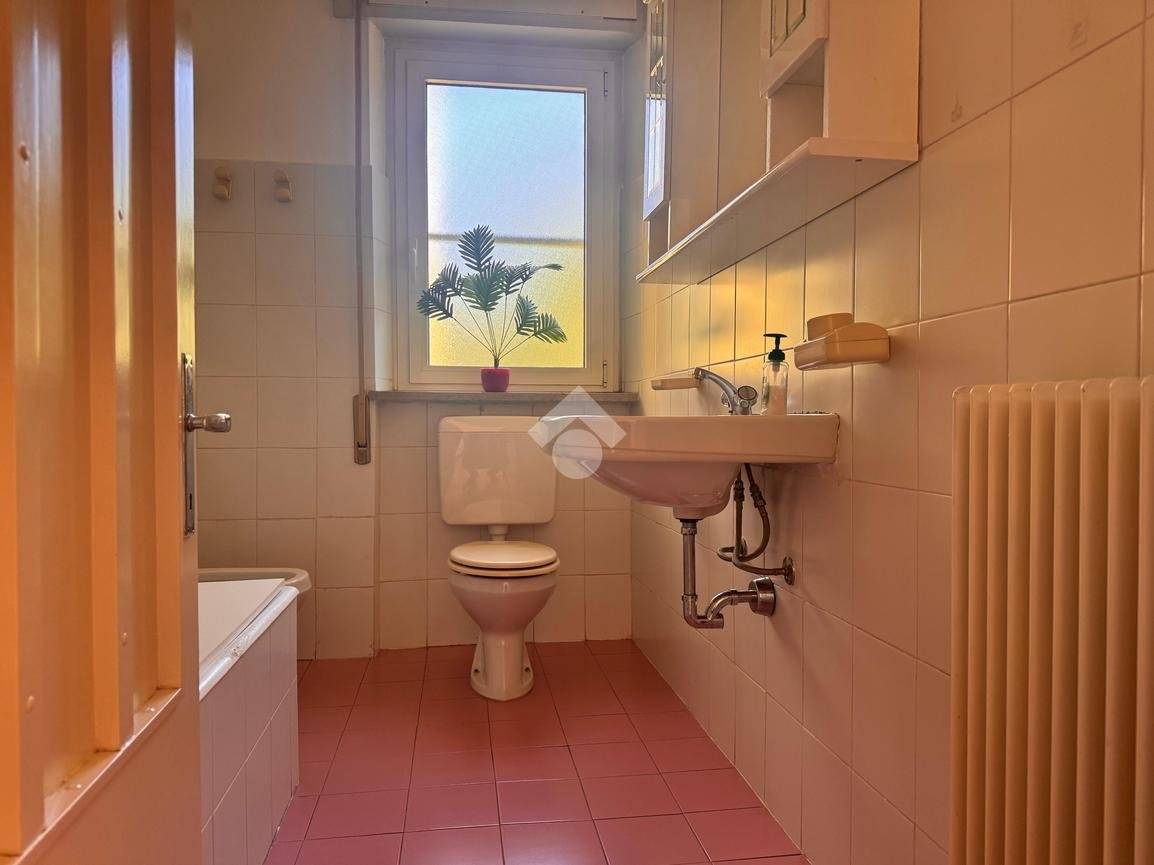 Three-Bedroom Apartment with Terrace in Udine Ospedale - 5