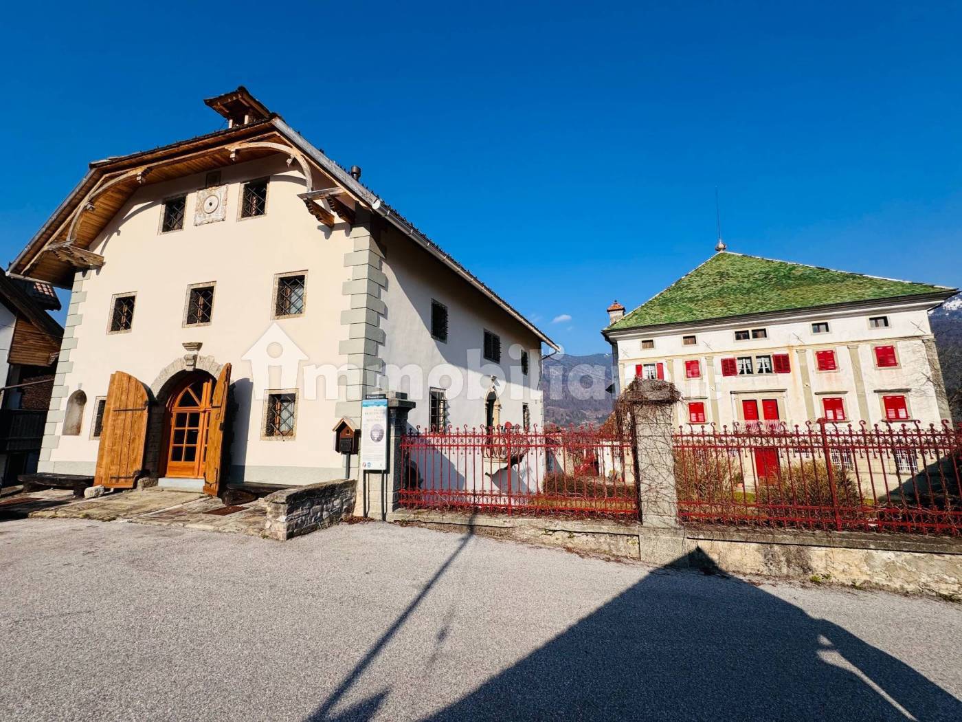 Renovated Villa with Garden in Mione di Ovaro - 2