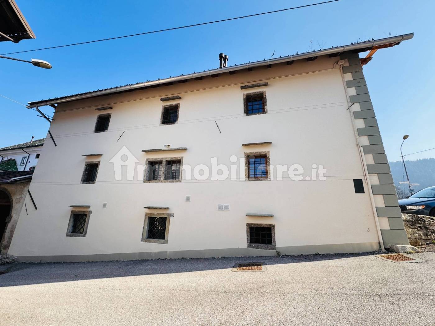 Renovated Villa with Garden in Mione di Ovaro - 4