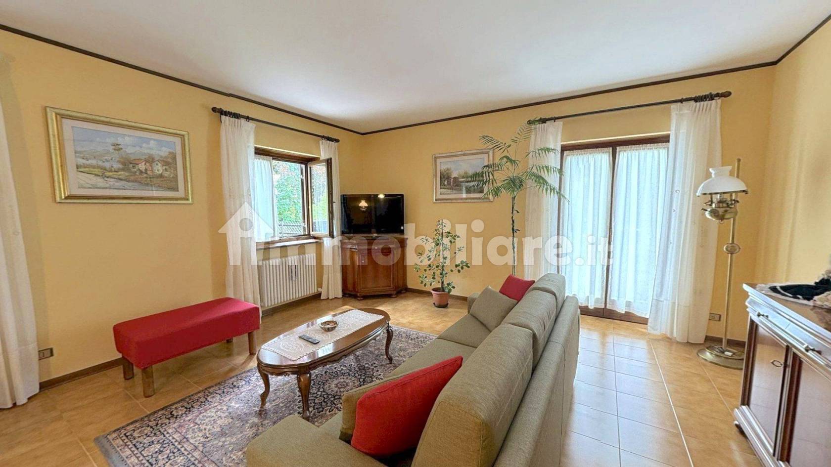 Large Three-Level Villa Surrounded by Greenery in Tarvisio - 4