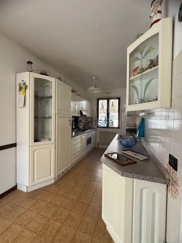 Řadový dům se zahradou a garáží ve Venzone - 2