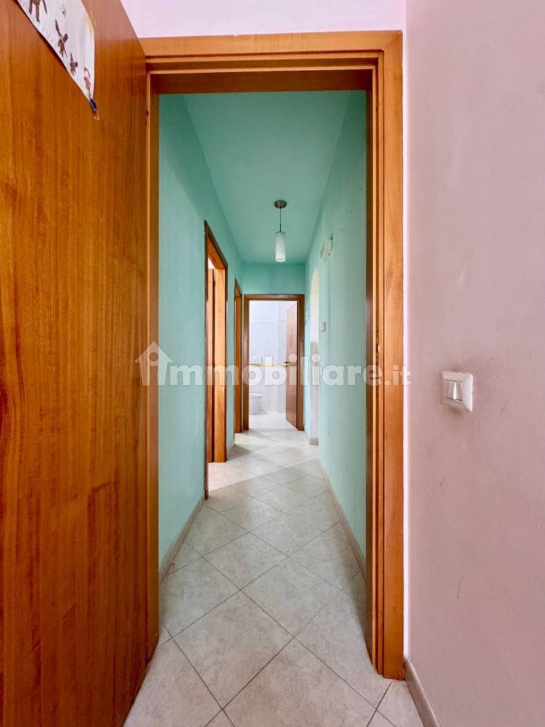 Two-Bedroom Apartment in Latina Scalo - 4