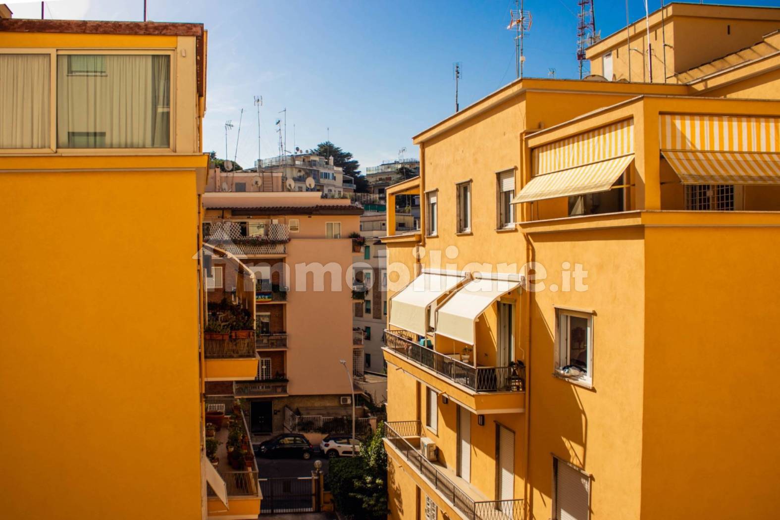 Two-Bedroom Apartment in Rome Balduina - 4