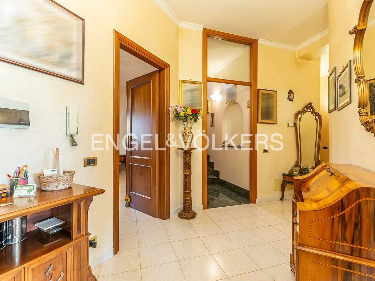 Detached Villa in Lanuvio - 2
