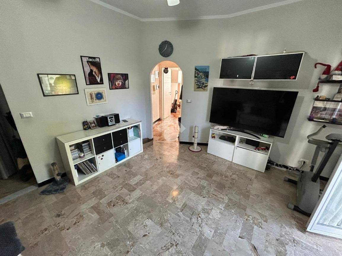 One-Bedroom Apartment in a Quiet Setting on Via Arpinati in Rapallo - 3
