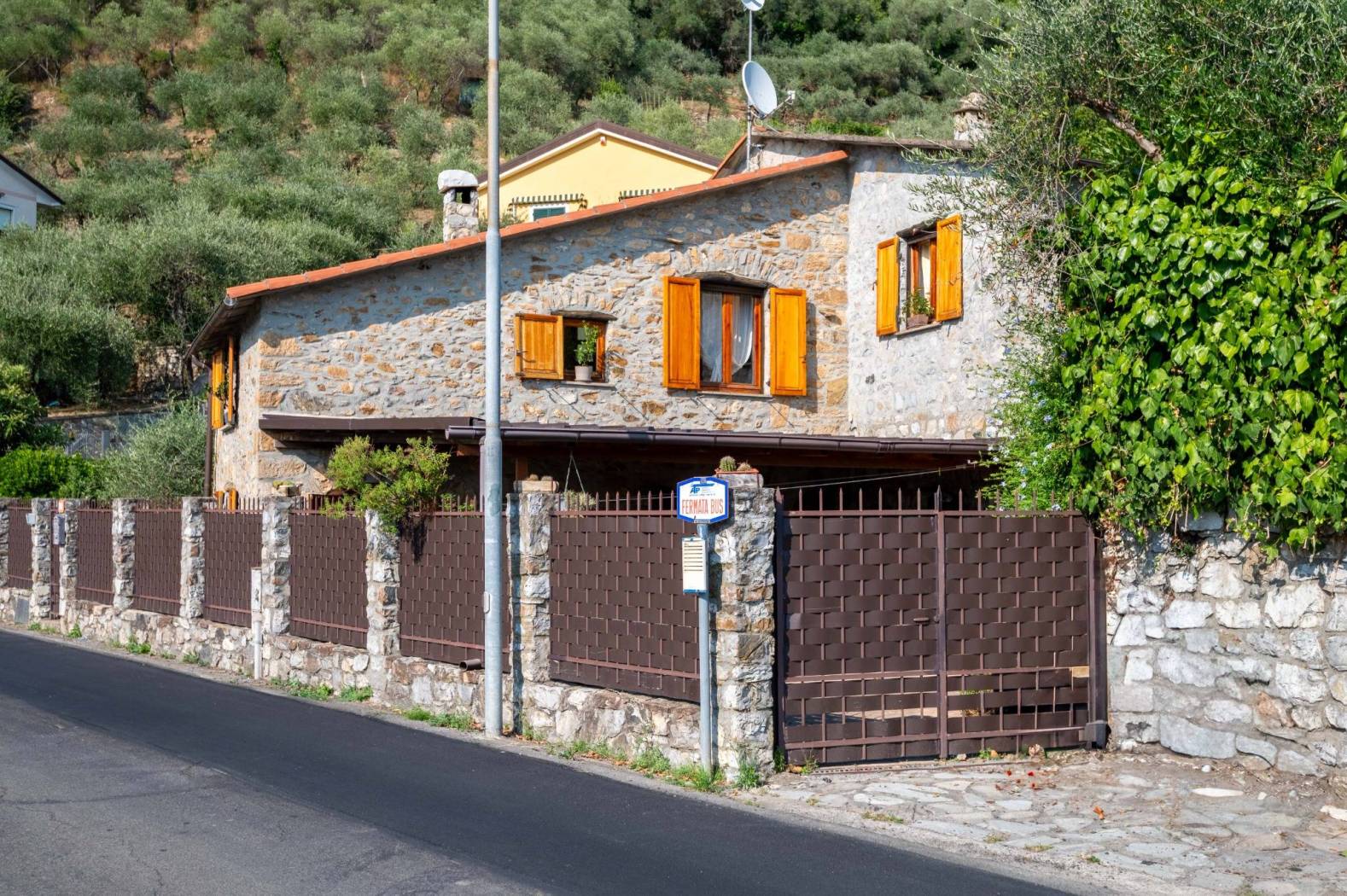 Detached Villa with Garden on the Leivi Hillside - 3
