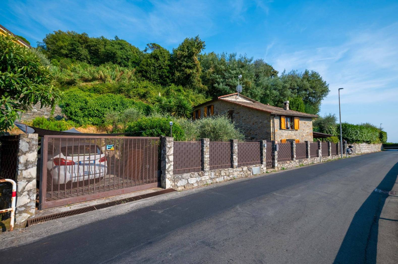 Detached Villa with Garden on the Leivi Hillside - 4