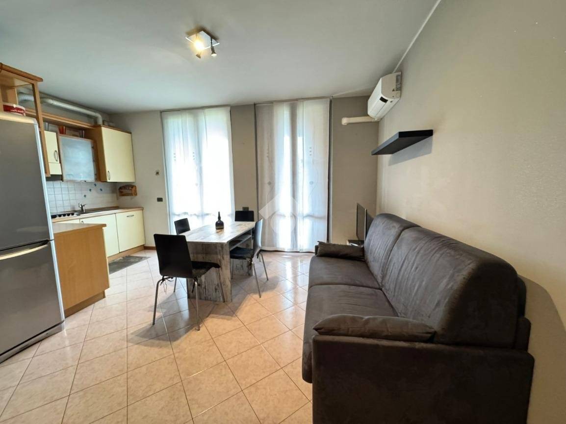 Top-Floor Two-Bedroom Apartment with Terrace and Double Garage in Osnago - 4