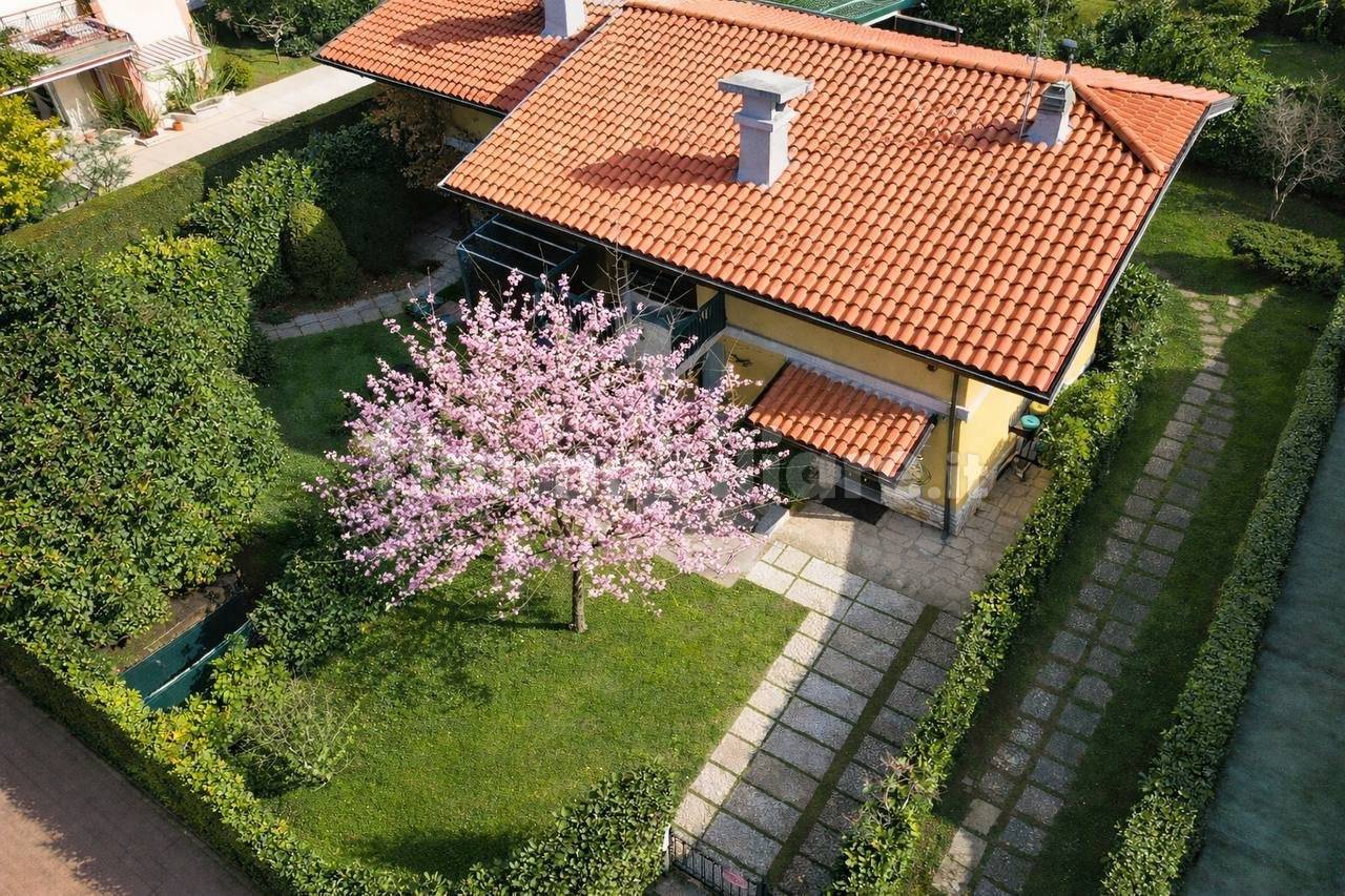 Třípokojový byt se zahradou a parkováním v Sirmione - 5