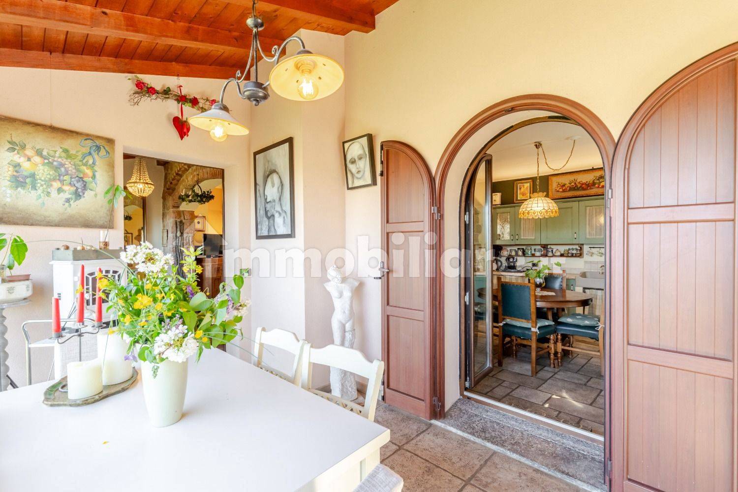 Independent Three-Level Home with Veranda in Vedano Olona - 5