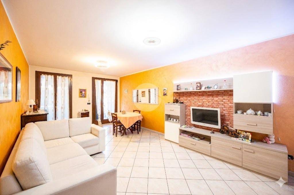 Modern Townhouse with Garden in Curtatone Eremo - 5