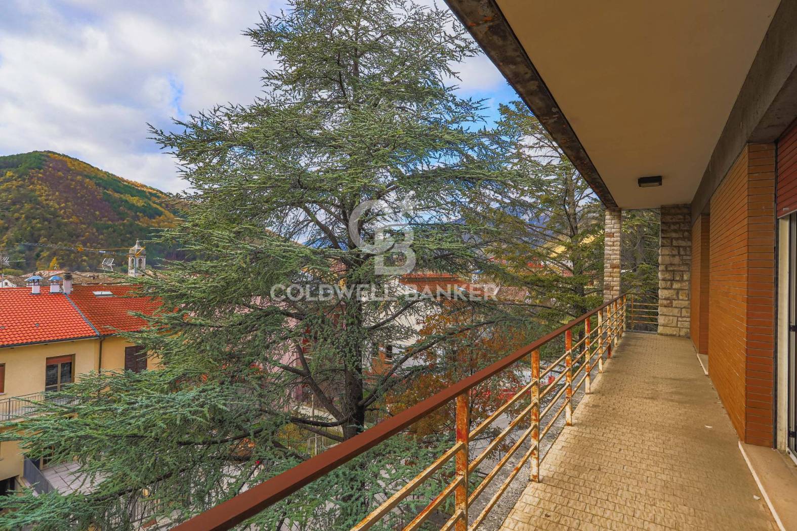 Detached Villa in Cantiano - 3