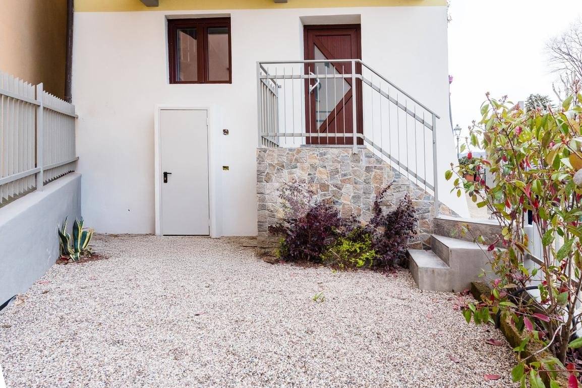 Renovated Semi-Detached House with Courtyard in Giaveno - 3