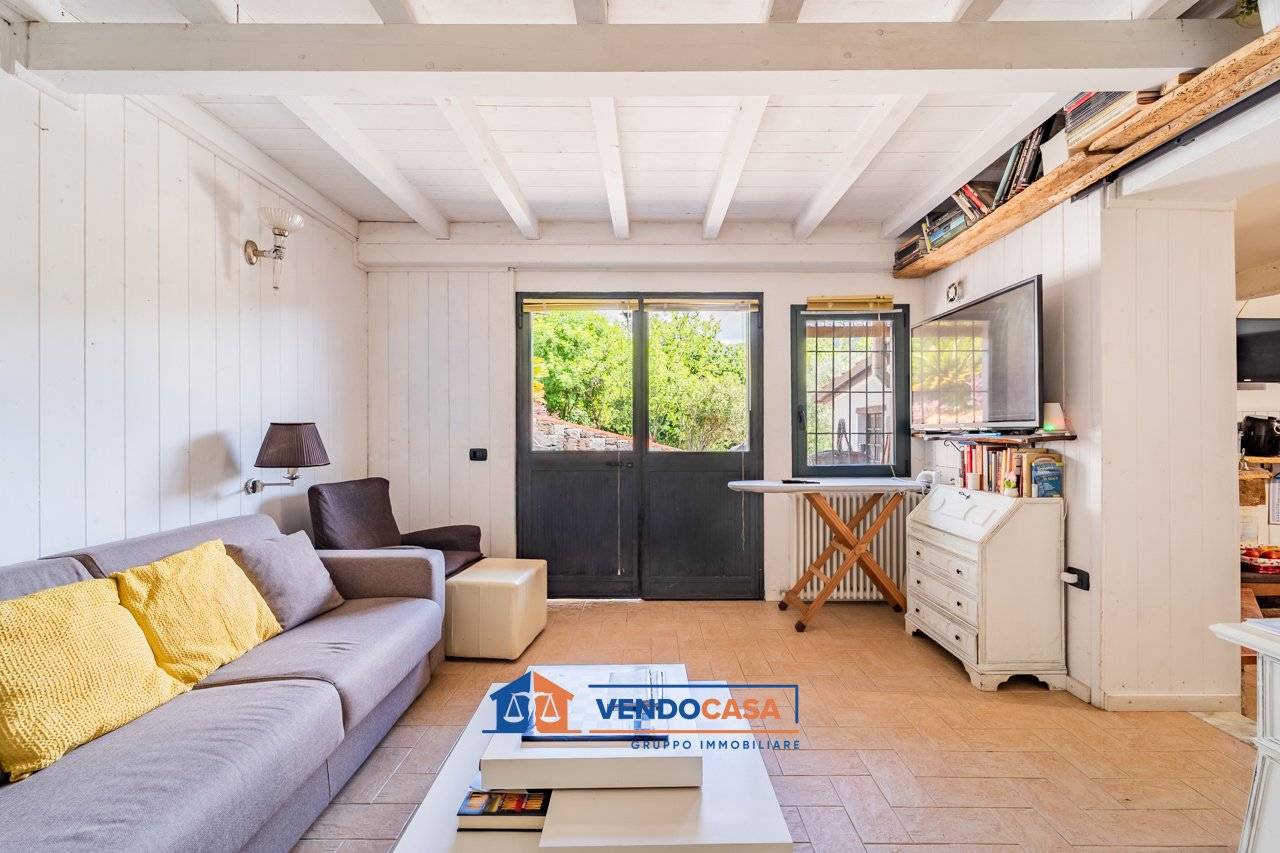 Renovated Villa with Veranda and Land in Fosdinovo - 2