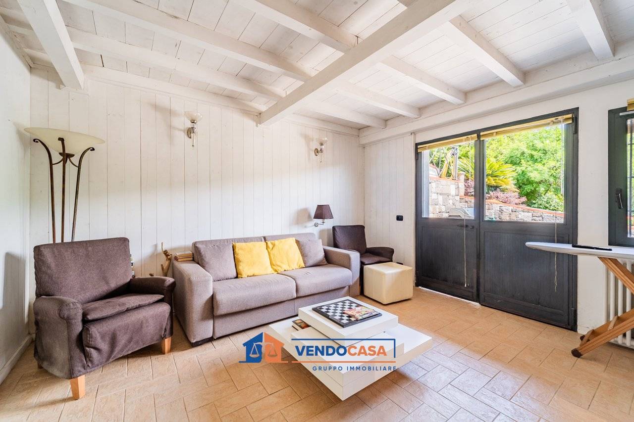 Renovated Villa with Veranda and Land in Fosdinovo - 3